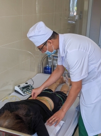 Đau Lưng Cấp T&iacute;nh: Đừng Để N&oacute; &Aacute;m Ảnh Cuộc Sống Của Bạn!