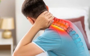 ĐAU V&Ugrave;NG CỔ VAI G&Aacute;Y C&Oacute; NGUY HIỂM KH&Ocirc;NG?