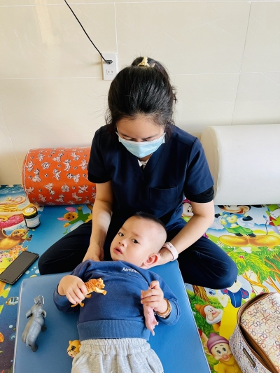 💥L&Agrave;M G&Igrave; KHI CON BẠN THƯỜNG CHỈ XOAY MẶT NH&Igrave;N VỀ 1 PH&Iacute;A ? ĐẦU CỦA CON BẠN CHỈ NGHI&Ecirc;NG VỀ  1 B&Ecirc;N???